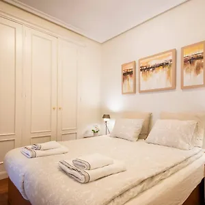 En El Corazon De La Ciudad Con Parking Apartamento